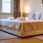 Apartament Location 3 Bedroom Next To The *