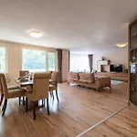 Location 3 Bedroom Next To The Διαμέρισμα Βάρνα