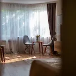 Location 3 Bedroom Next To The *