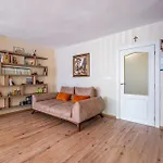 Apartament Location 3 Bedroom Next To The *