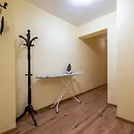 Location 3 Bedroom Next To The *