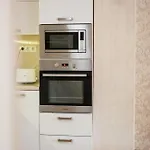 Location 3 Bedroom Next To The *