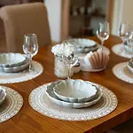 Location 3 Bedroom Next To The