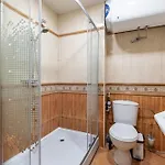 Location 3 Bedroom Next To The Apartament *