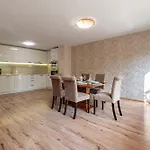 Location 3 Bedroom Next To The Apartament
