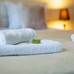 Location 3 Bedroom Next To The *