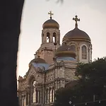 Location 3 Bedroom Next To The Apartament Varna