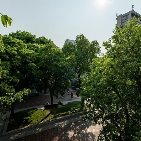 Location 3 Bedroom Next To The Varna