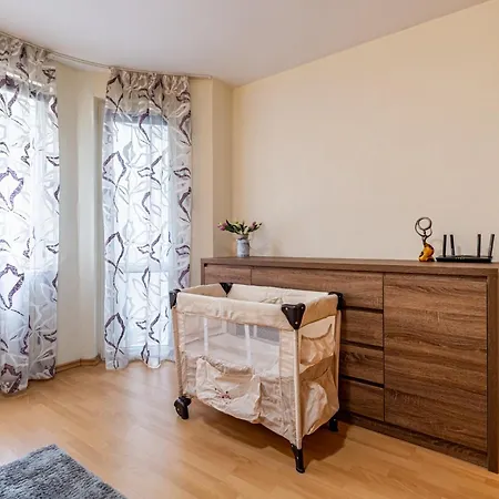 Location 3 Bedroom Next To The Daire *