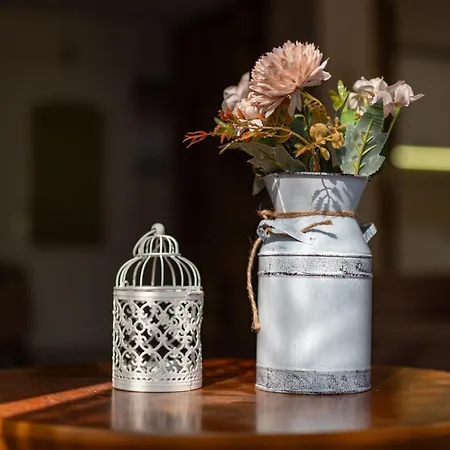 Location 3 Bedroom Next To The Daire