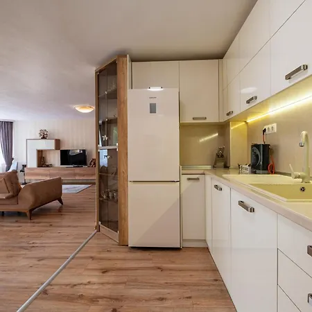 Daire Location 3 Bedroom Next To The Varna