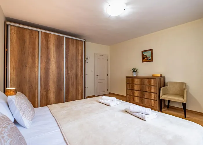 Location 3 Bedroom Next To The Lejlighed