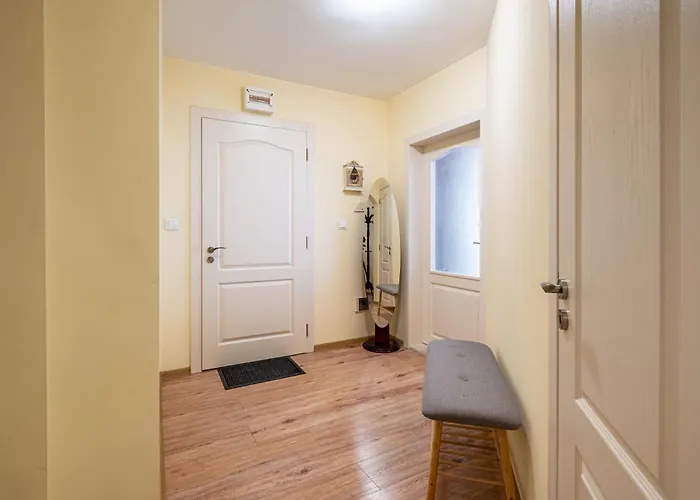 Lejlighed Location 3 Bedroom Next To The Varna