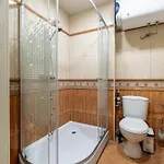 Location 3 Bedroom Next To The