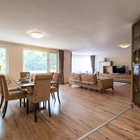 Location 3 Bedroom Next To The Appartement Varna