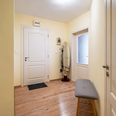 شقة Location 3 Bedroom Next To The فارنا