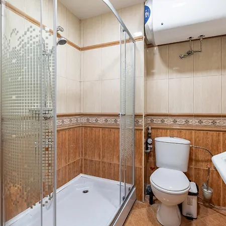 Location 3 Bedroom Next To The شقة *