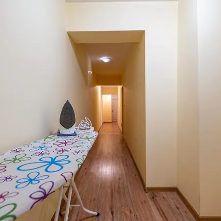 Location 3 Bedroom Next To The