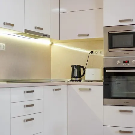 Location 3 Bedroom Next To The شقة