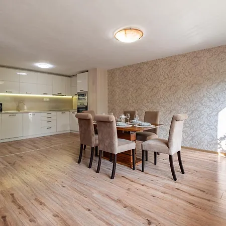 Location 3 Bedroom Next To The Appartement