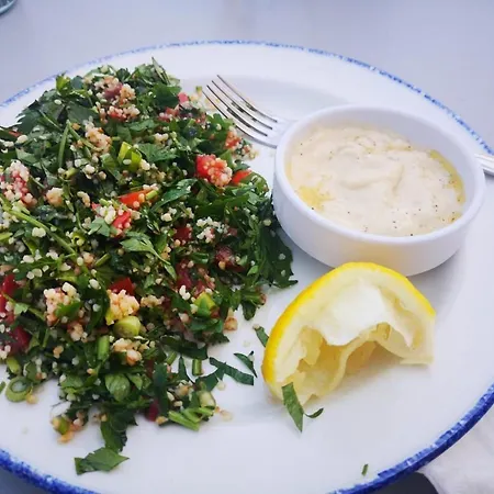 Location 3 Bedroom Next To The * فارنا