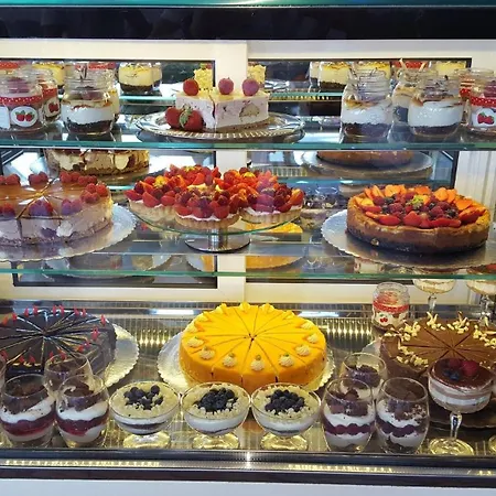 Location 3 Bedroom Next To The شقة