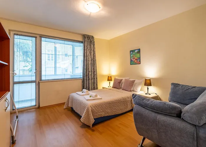 Location 3 Bedroom Next To The شقة *